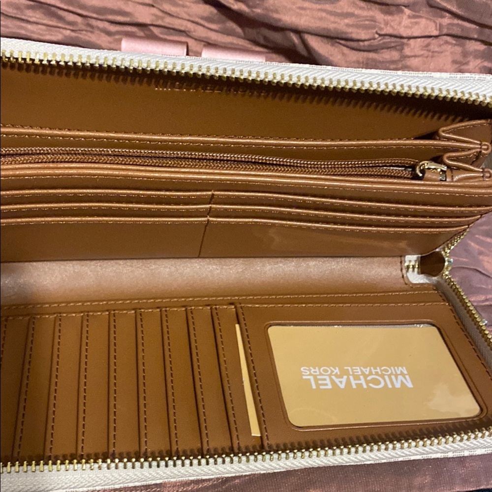 Michael Kors Cream Wristlet Wallet - Picture 6 of 13